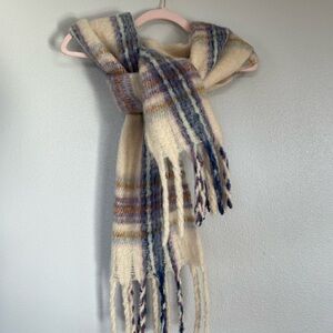 Francesca's Kaley Noodle Window Scarf Warm Winter Neckscarf Cream Purple Plaid